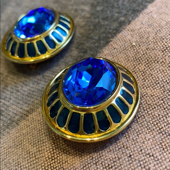Quality made, unmarked brand Jewelry - Gorgeous Blue clip earrings- very nice quality 🤩